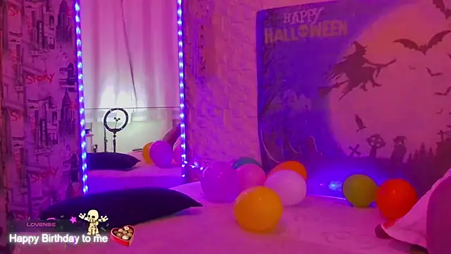 Snapshot of TayllorSweet_ chatting on October 2025 10:52:02 PM TayllorSweet online show from October 2025 10:52:02 PM