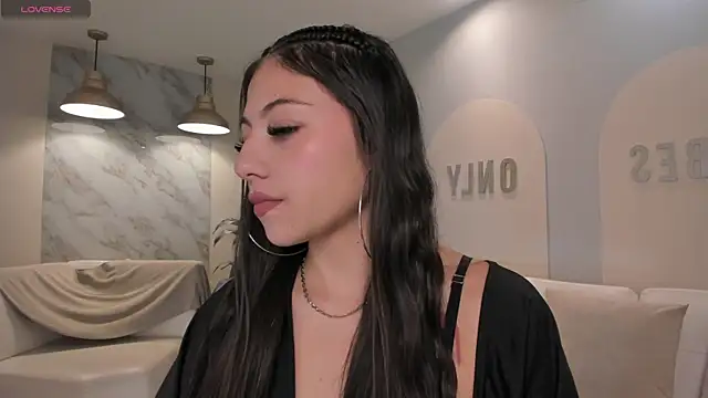 Snapshot of EsmeraldaGrace1 chatting on October 2025 03:21:01 AM EsmeraldaGrace1 online show from October 2025 03:21:01 AM