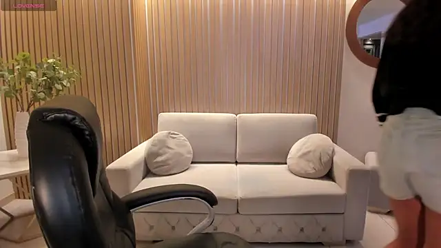 AmbarJames  online show from November 2025 11:47:02 AM