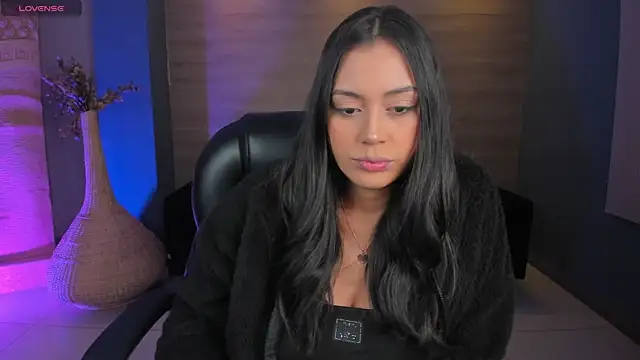 AmbarJames  online show from December 2025 11:59:02 AM