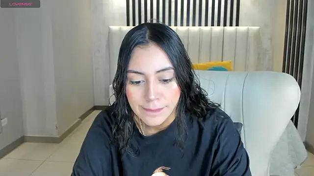 AmbarJames  online show from April 2026 11:00:01 AM