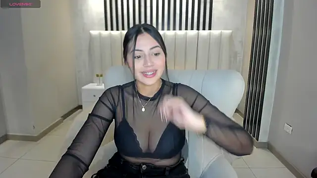 Snapshot of AmbarJames_ chatting on June 2026 06:31:01 PM AmbarJames online show from June 2026 06:31:01 PM