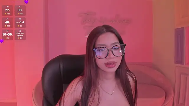 Snapshot of SophieHouston_ chatting on July 2026 06:47:02 AM SophieHouston online show from July 2026 06:47:02 AM