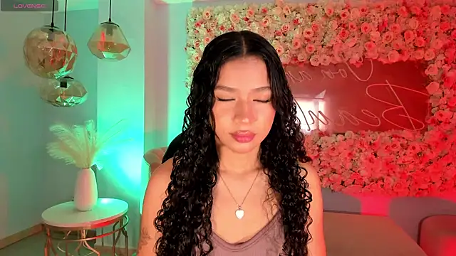 SophieHouston  online show from September 2025 02:28:01 AM