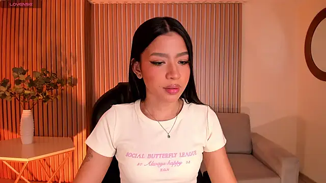 Snapshot of SophieHouston_ chatting on June 2026 02:09:02 AM SophieHouston online show from June 2026 02:09:02 AM