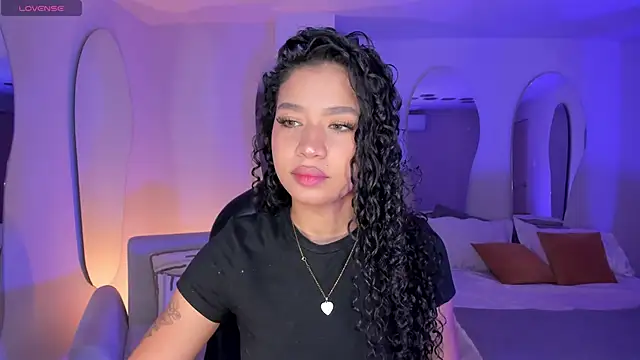 Snapshot of SophieHouston_ chatting on October 2025 04:13:01 AM SophieHouston online show from October 2025 04:13:01 AM