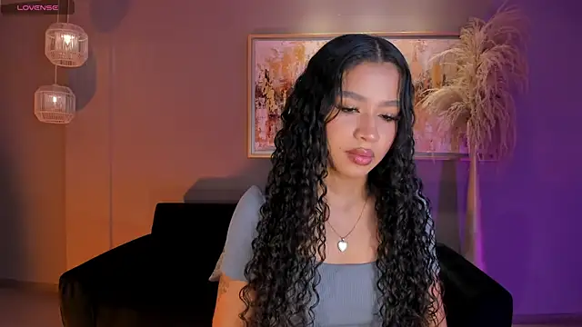 Snapshot of SophieHouston_ chatting on November 2025 03:50:02 AM SophieHouston online show from November 2025 03:50:02 AM