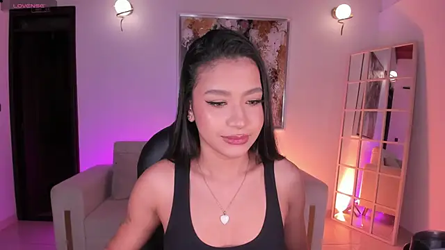 Snapshot of SophieHouston_ chatting on January 2026 04:07:01 AM SophieHouston online show from January 2026 04:07:01 AM