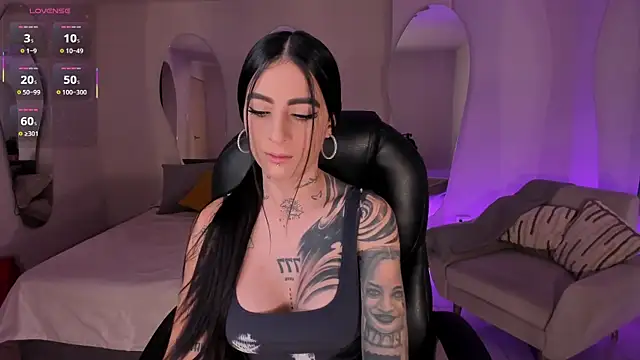 MilaLawrence online show from December 2025 02:37:01 PM