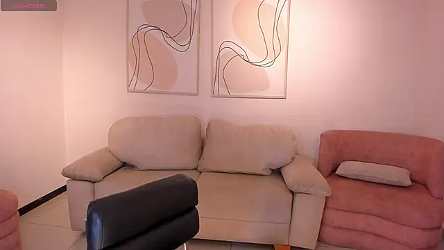 MilaLawrence online show from June 2026 12:05:01 PM