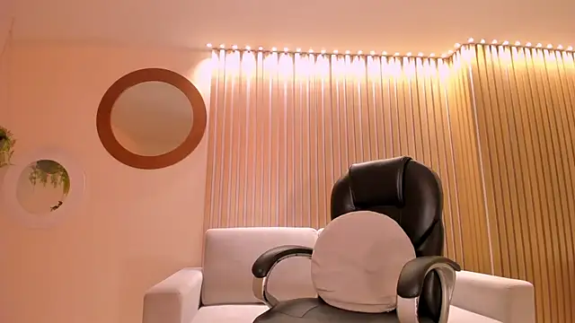 MilaLawrence online show from January 2026 11:16:02 AM