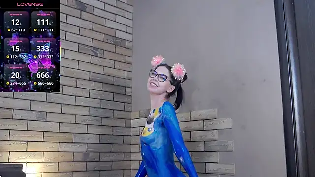 KaylaLewys online show from September 2025 05:37:01 PM