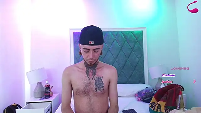 Asha zuri and adam online show from December 2025 12:32:02 PM