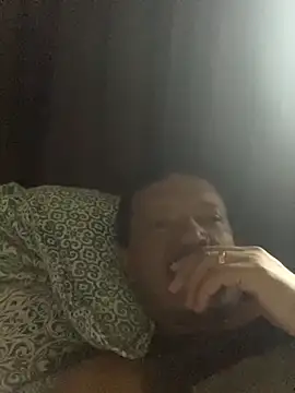 PIROCAGG21 online show from November 2025 04:43:02 PM