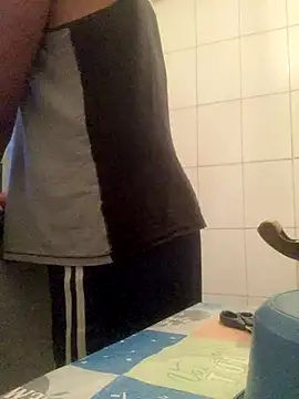 PIROCAGG21 online show from December 2025 08:19:02 AM