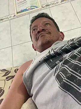 PIROCAGG21 online show from December 2025 06:53:01 PM