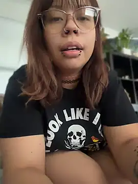 Snapshot of moan4mona chatting on June 2026 05:18:02 PM moan4mona online show from June 2026 05:18:02 PM