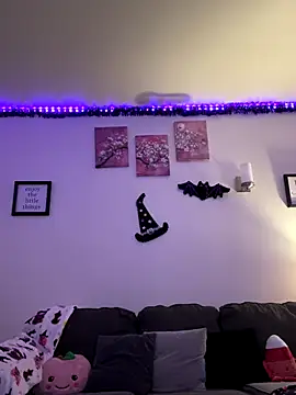 moan4mona online show from October 2025 02:33:02 AM