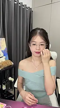 Qianqian-888 online show from October 2025 01:18:01 AM