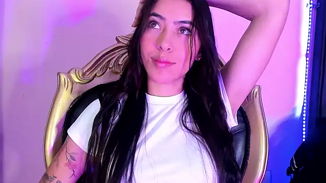 Snapshot of ValkaGrecco chatting on November 2025 04:05:02 AM ValkaGrecco online show from November 2025 04:05:02 AM