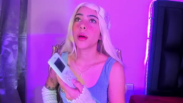 Snapshot of ValkaGrecco chatting on November 2025 02:49:01 AM ValkaGrecco online show from November 2025 02:49:01 AM