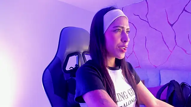 Snapshot of ValkaGrecco chatting on November 2025 02:59:01 AM ValkaGrecco online show from November 2025 02:59:01 AM