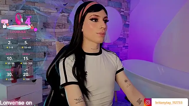 boyfox tay online show from November 2025 03:40:01 AM