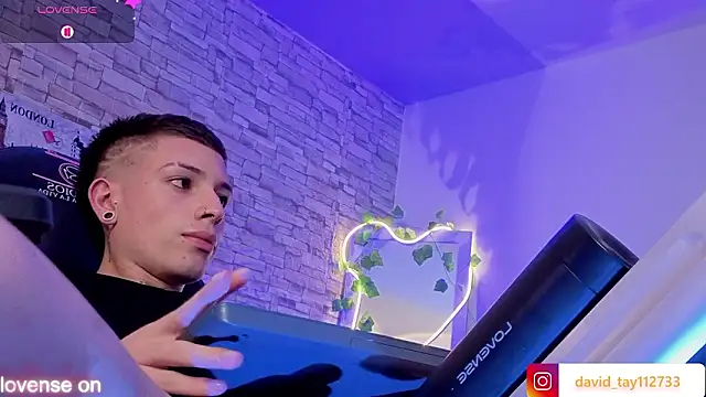 boyfox tay online show from February 2026 11:05:02 PM