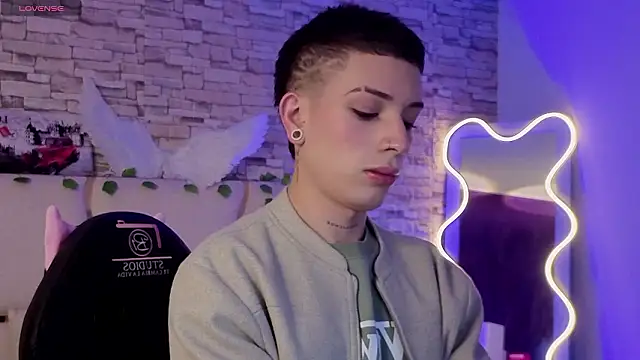 boyfox tay online show from February 2026 07:22:01 PM