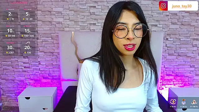 Snapshot of juno_tay chatting on November 2025 11:47:01 AM juno tay online show from November 2025 11:47:01 AM