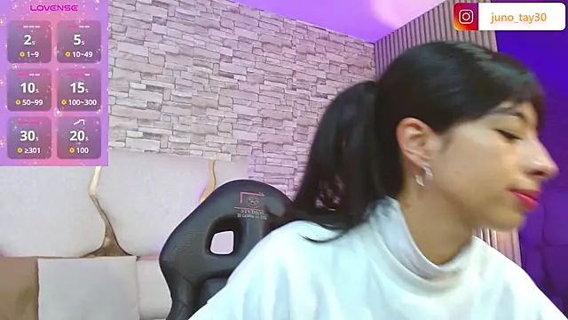 Snapshot of juno_tay chatting on November 2025 11:53:02 AM juno tay online show from November 2025 11:53:02 AM