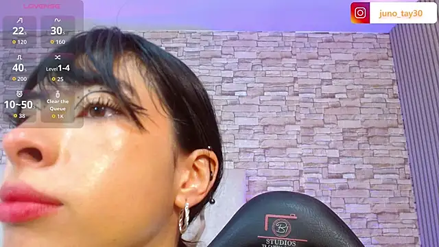 juno tay online show from October 2025 11:45:02 AM