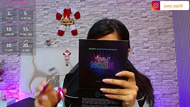 Snapshot of juno_tay chatting on November 2025 11:32:02 AM juno tay online show from November 2025 11:32:02 AM