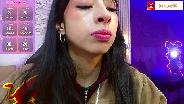 Snapshot of juno_tay chatting on November 2025 11:42:02 AM juno tay online show from November 2025 11:42:02 AM