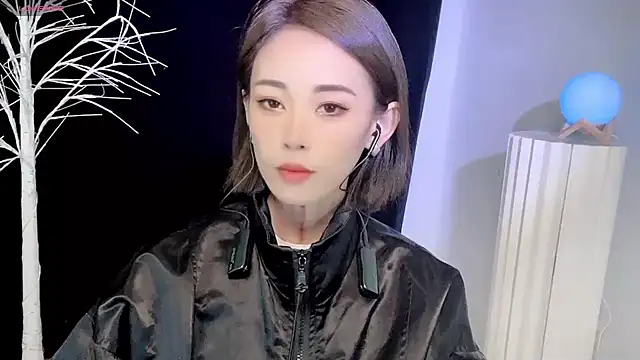 xiaoyue8888 online show from September 2025 12:05:02 AM