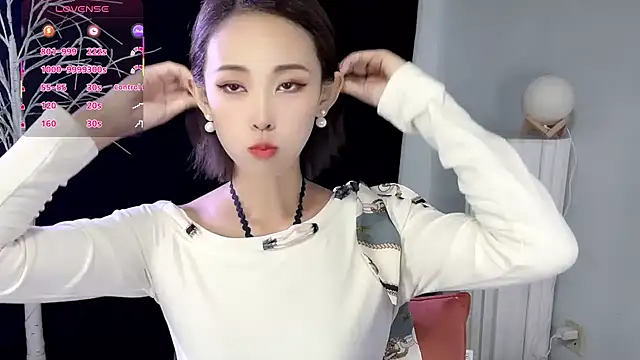 xiaoyue8888 online show from October 2025 02:02:01 AM