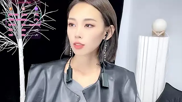 xiaoyue8888 online show from September 2025 01:56:02 AM