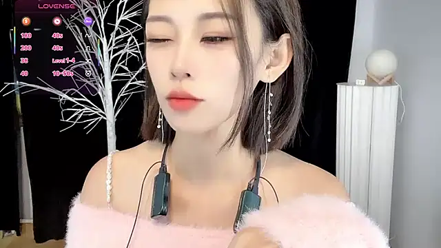 xiaoyue8888 online show from October 2025 01:26:01 AM