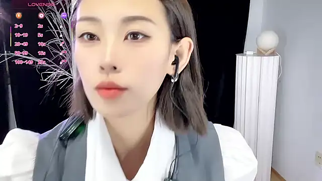 xiaoyue8888 online show from October 2025 02:31:02 AM