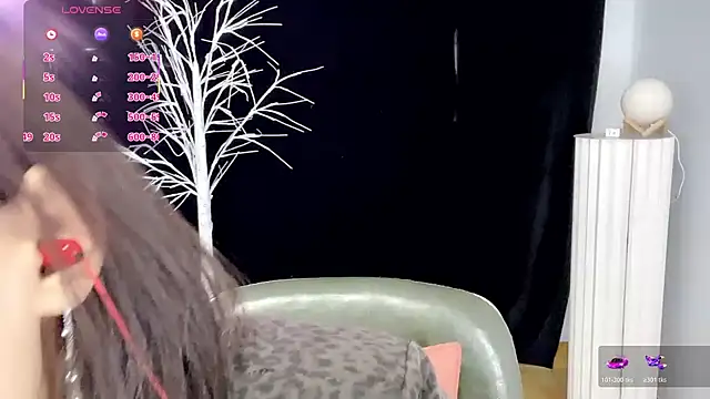 xiaoyue8888 online show from October 2025 02:01:02 AM