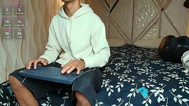 Snapshot of Hotcouple_222 chatting on February 2026 07:21:02 AM Hotcouple 222 online show from February 2026 07:21:02 AM