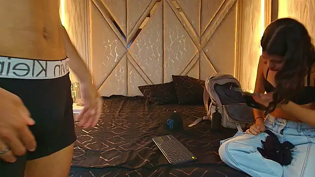 Snapshot of Hotcouple_222 chatting on November 2025 07:40:01 AM Hotcouple 222 online show from November 2025 07:40:01 AM