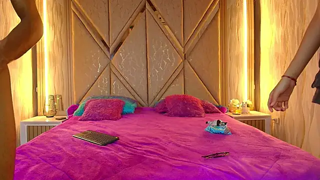 Snapshot of Hotcouple_222 chatting on November 2025 07:34:02 AM Hotcouple 222 online show from November 2025 07:34:02 AM