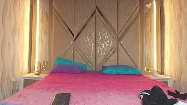 Hotcouple 222 online show from March 2026 07:20:01 PM