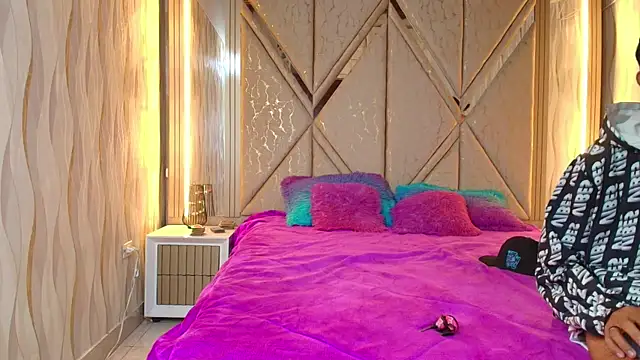 Snapshot of Hotcouple_222 chatting on November 2025 07:34:01 AM Hotcouple 222 online show from November 2025 07:34:01 AM