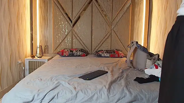 Hotcouple 222 online show from April 2026 01:46:01 PM