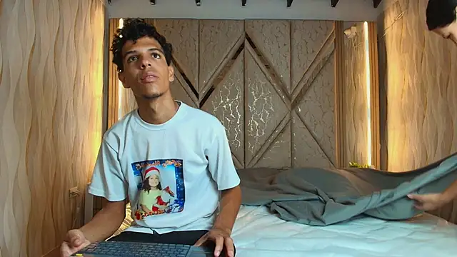 Snapshot of Hotcouple_222 chatting on January 2026 07:23:02 AM Hotcouple 222 online show from January 2026 07:23:02 AM