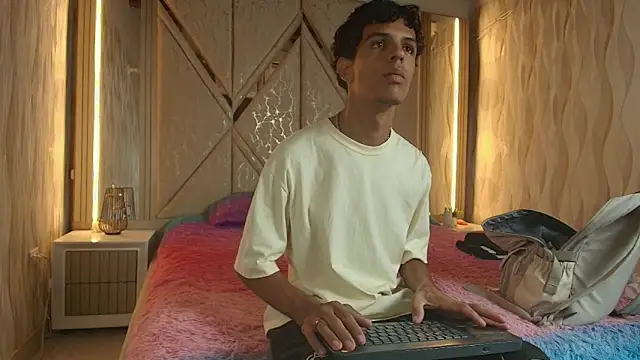 Snapshot of Hotcouple_222 chatting on February 2026 07:14:02 PM Hotcouple 222 online show from February 2026 07:14:02 PM