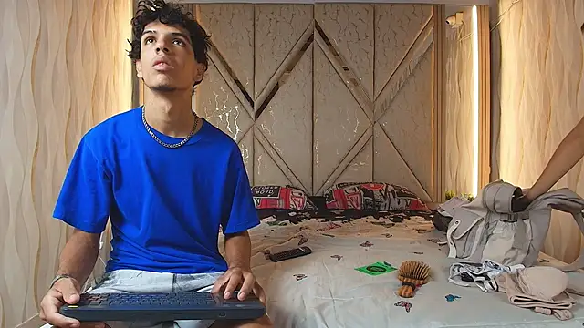 Hotcouple 222 online show from April 2026 01:29:01 PM