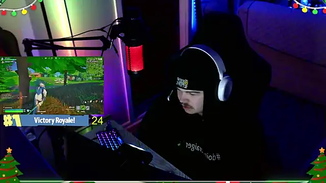 Snapshot of Bigboyballen chatting on December 2025 12:16:02 AM Bigboyballen online show from December 2025 12:16:02 AM